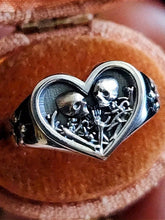 Gothic 3D Couple Skull Heart Ring