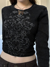 Retro Print Slim Crewneck Long Sleeve Crop Top