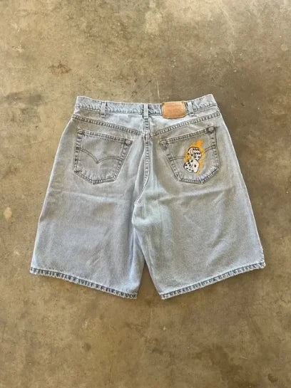 Wing Pattern Loose Short