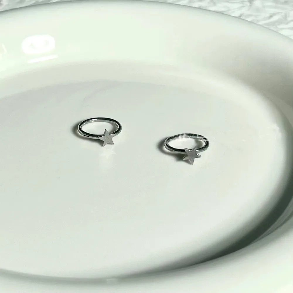 Star Clicker Hinged Lip Stud