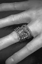 Punk Domineering Demon Skull Claw Ring