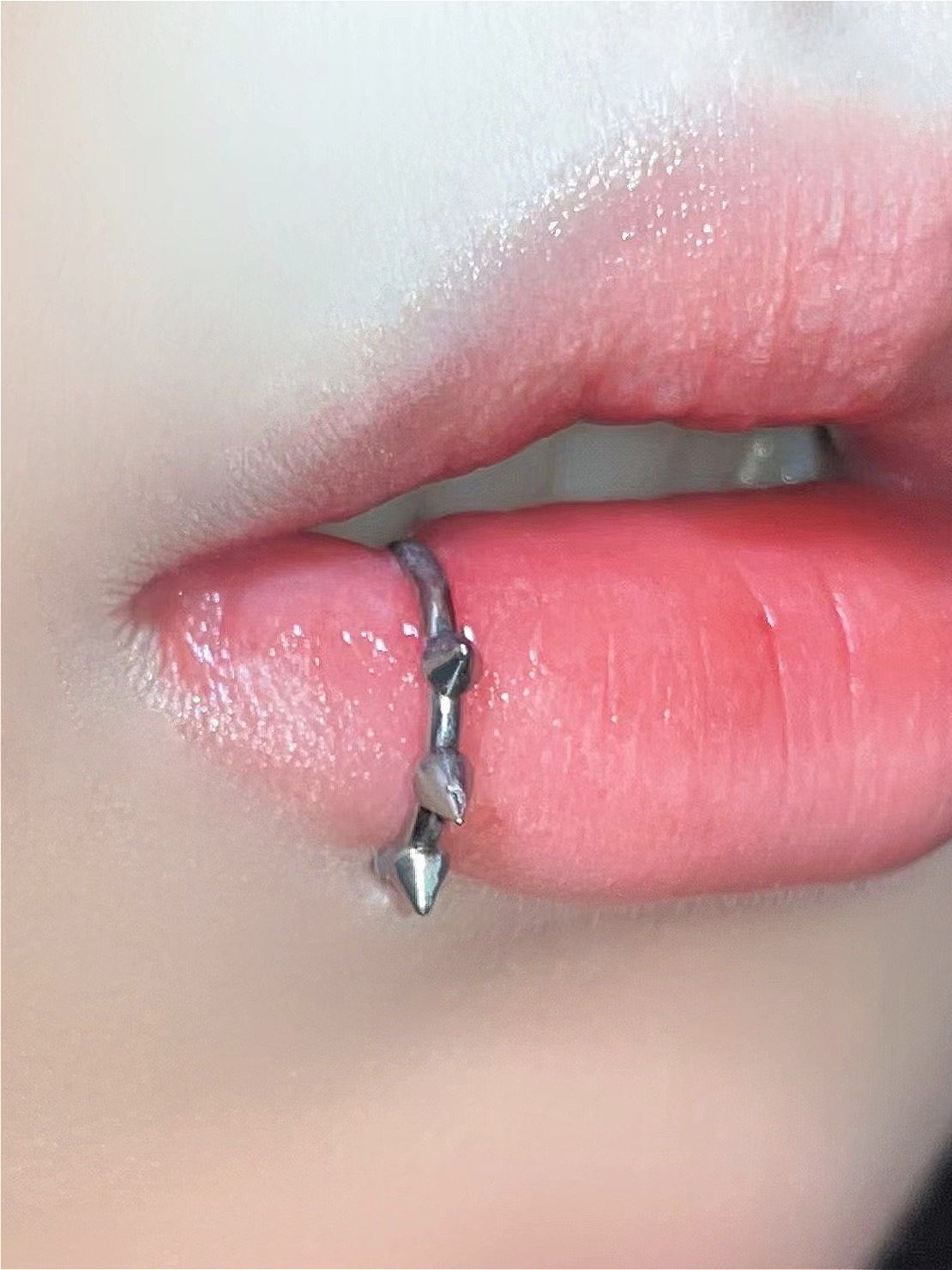 Spike Closed Ring Lip Stud