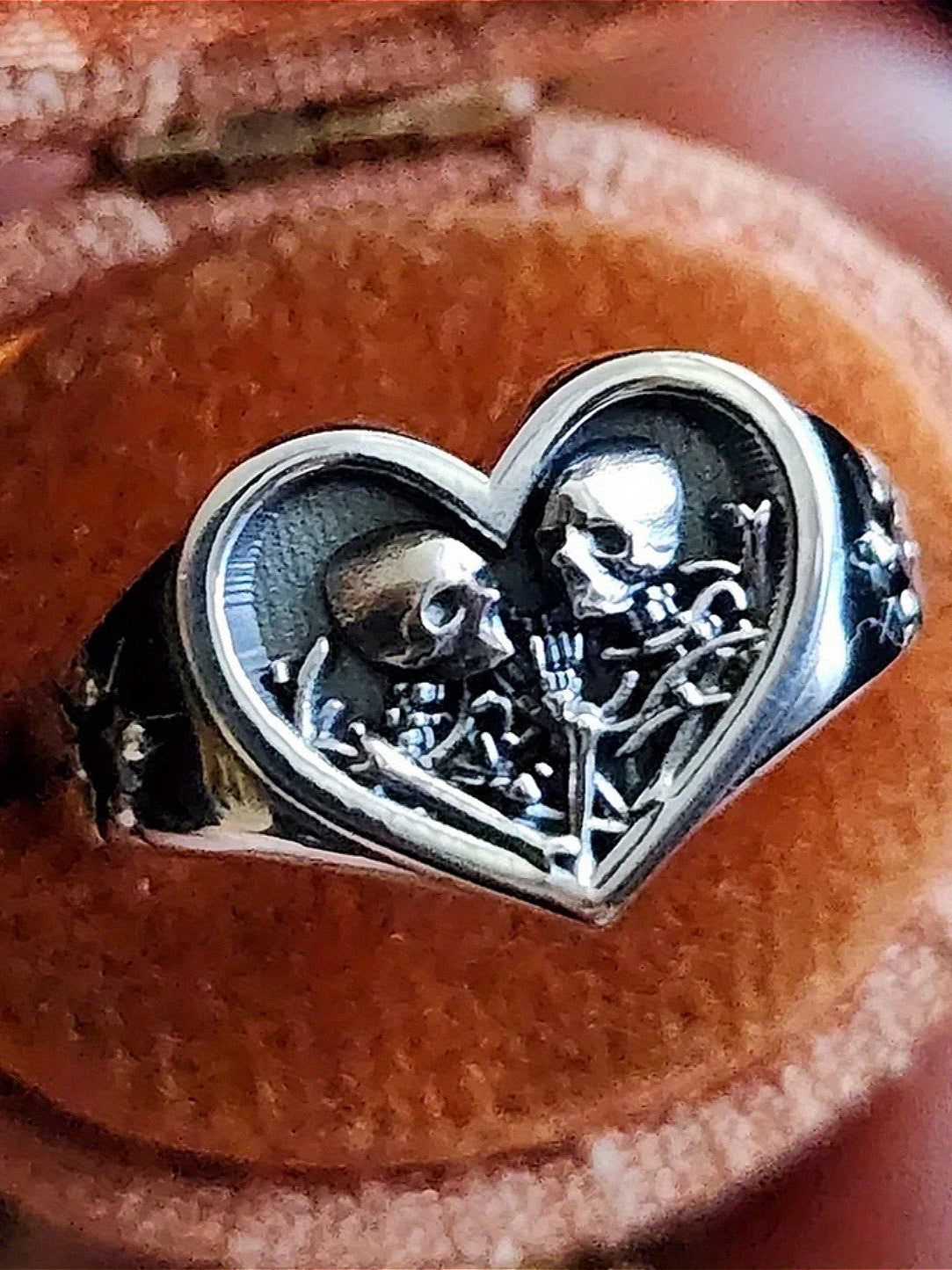 Gothic 3D Couple Skull Heart Ring Main image