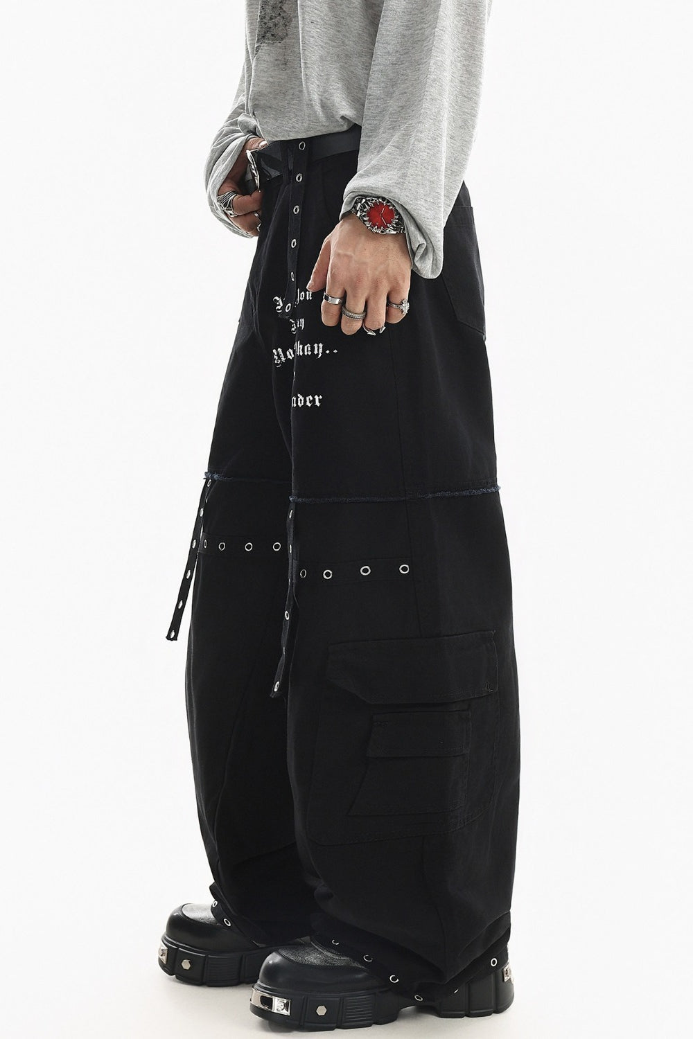 Studded Pocket Wide-Leg Cargo Jeans