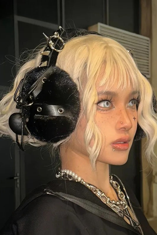 Gothic Spike Rivet Earmuff Main image