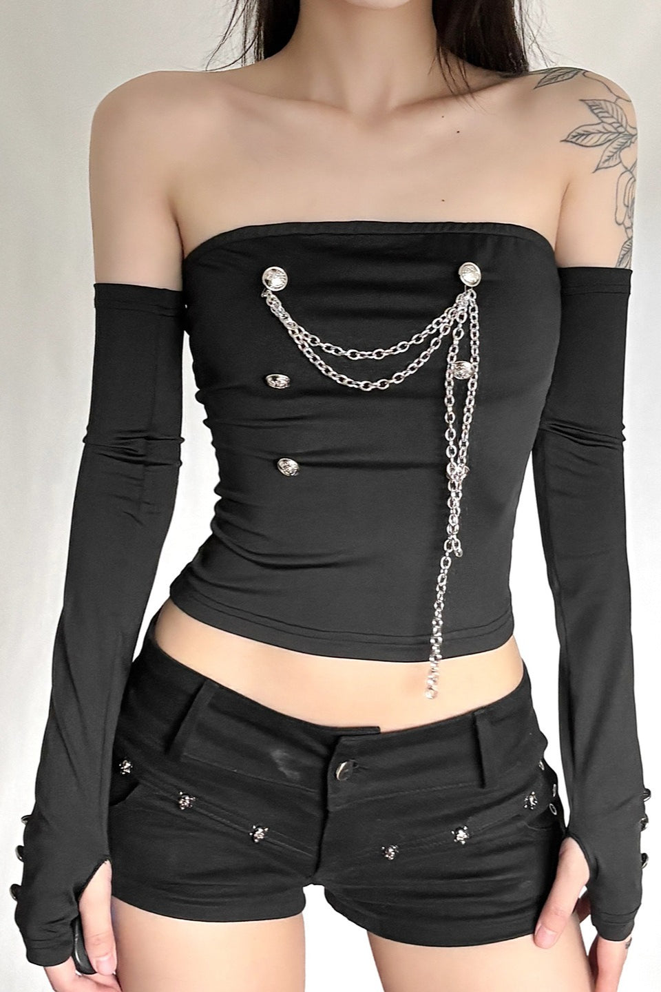 Chain Detail Strapless Sleeve Crop Tops Main image