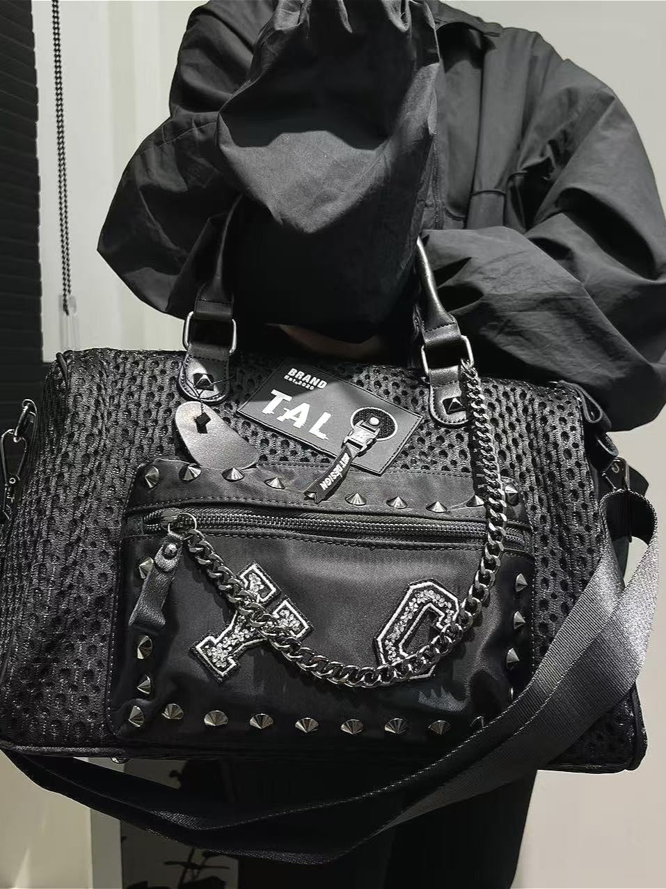 Studded Chain Mesh Spliced Handbag Secondary image
