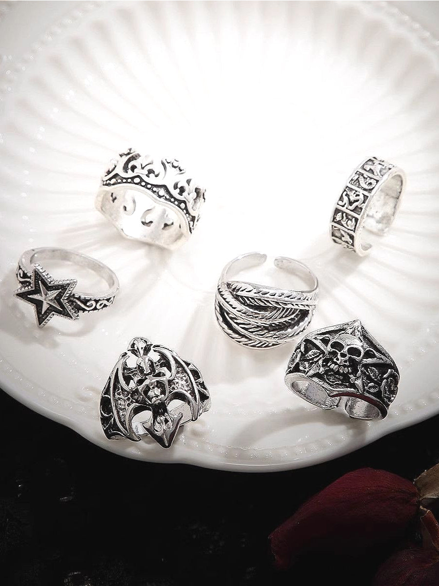 Punk Dark Bat Crown Ring Secondary image