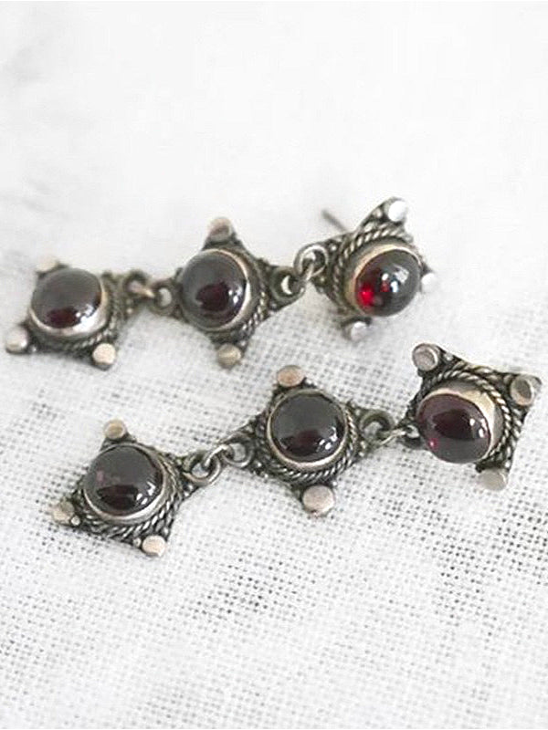 Dark Retro Ruby Inlaid Earring