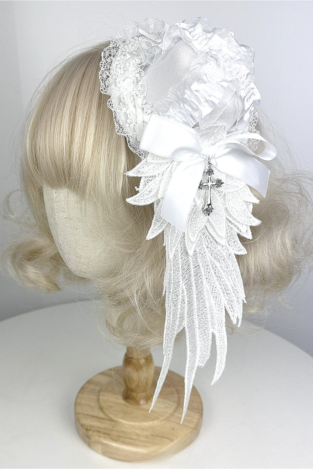Single Wing Gothic Feather Hat Hair Accs Secondary image