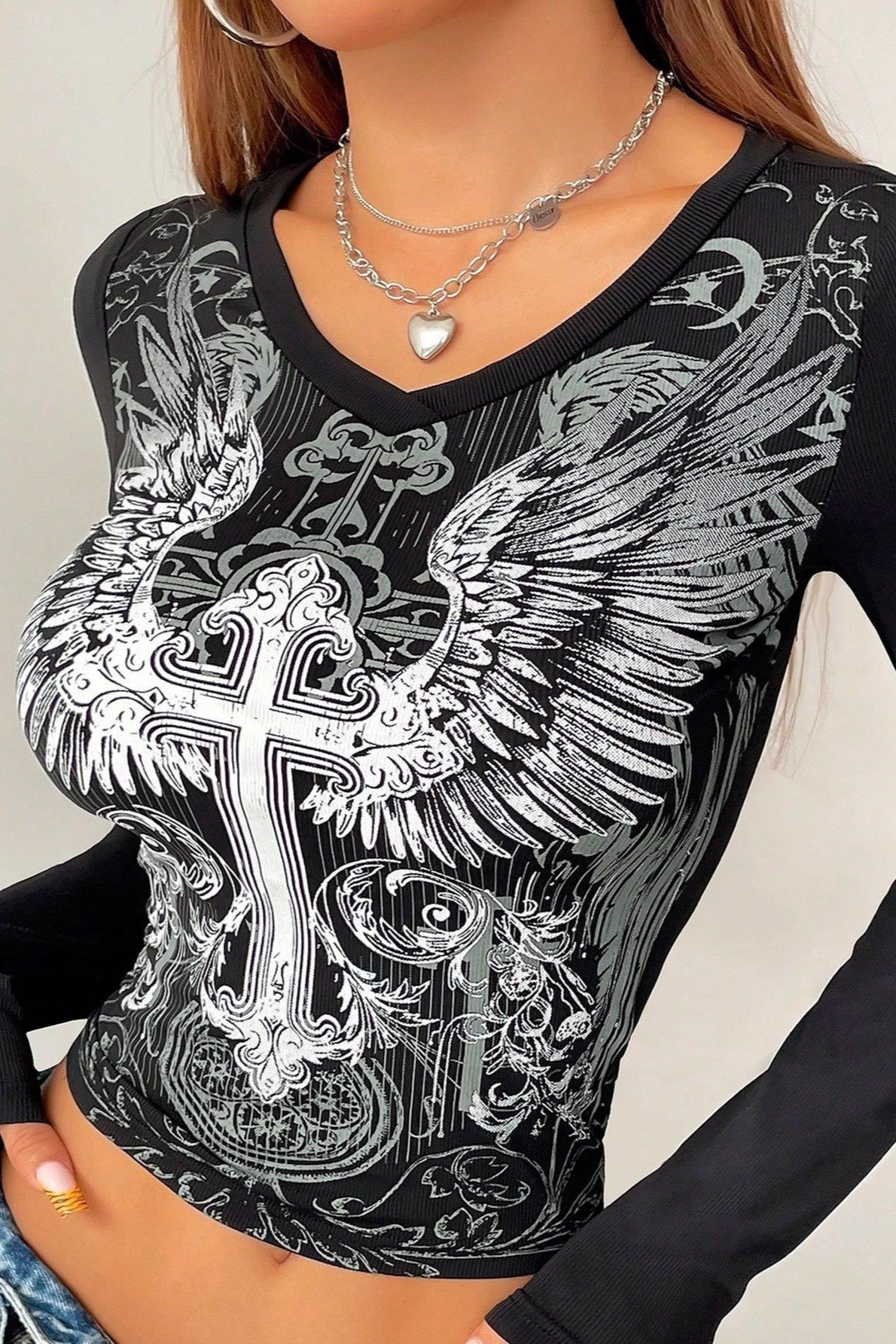 Gothic Wing Print V-Neck T-Shirt Secondary image
