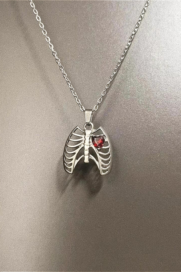 Vintage Rib Heart Necklace