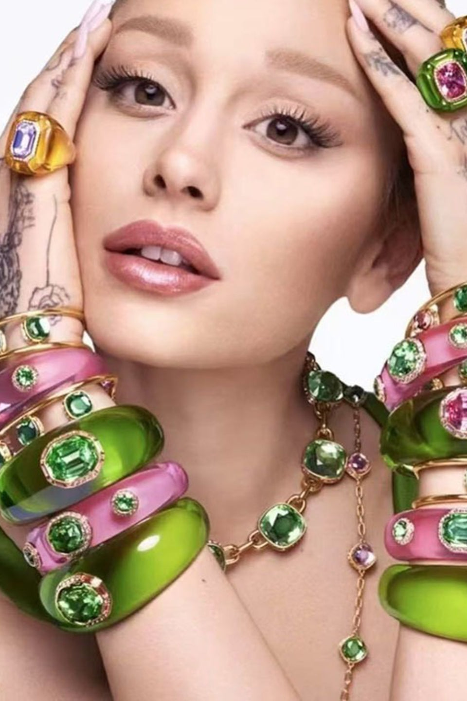Rhinestone Resin Round Open Bracelet Main image