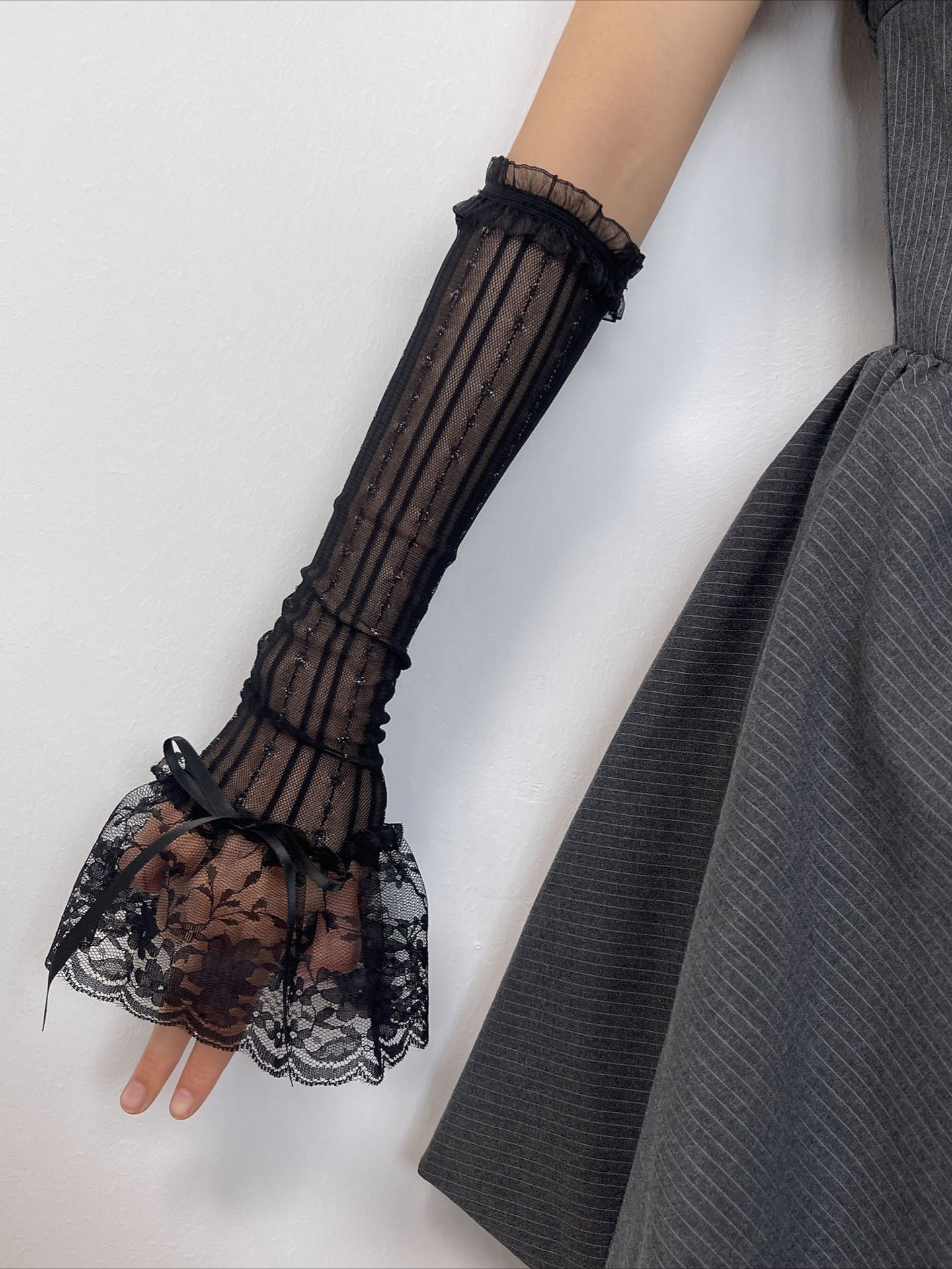 Gothic Subculture Lolita Lace Organza Embroidered Gloves Main image