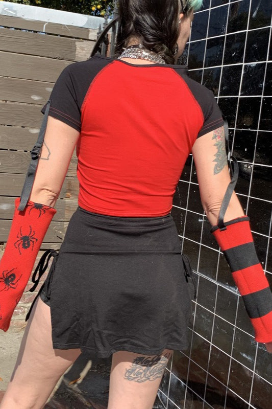 Spider Skull Crop T-Shirt with Detachable Sleeves Secondary image