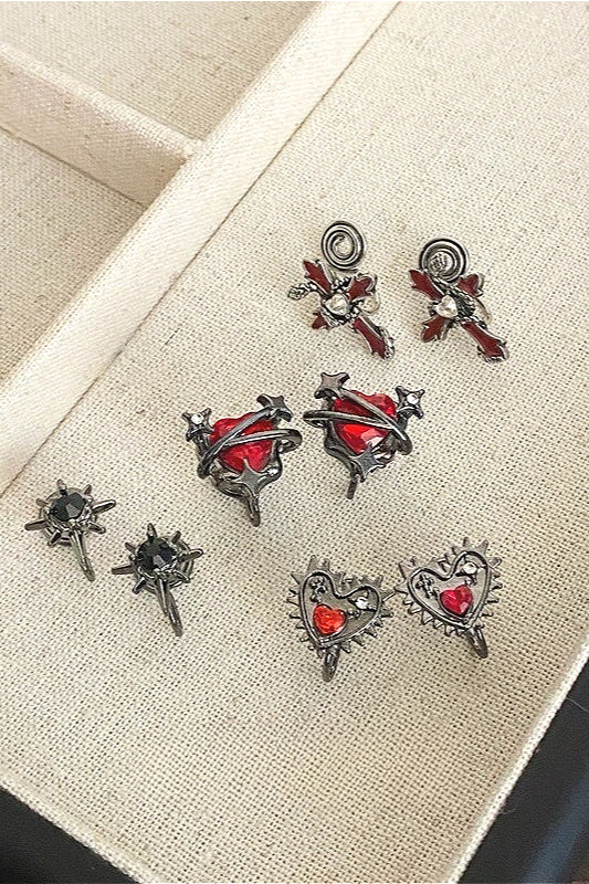 Dark Punk Zircon Heart Earrings