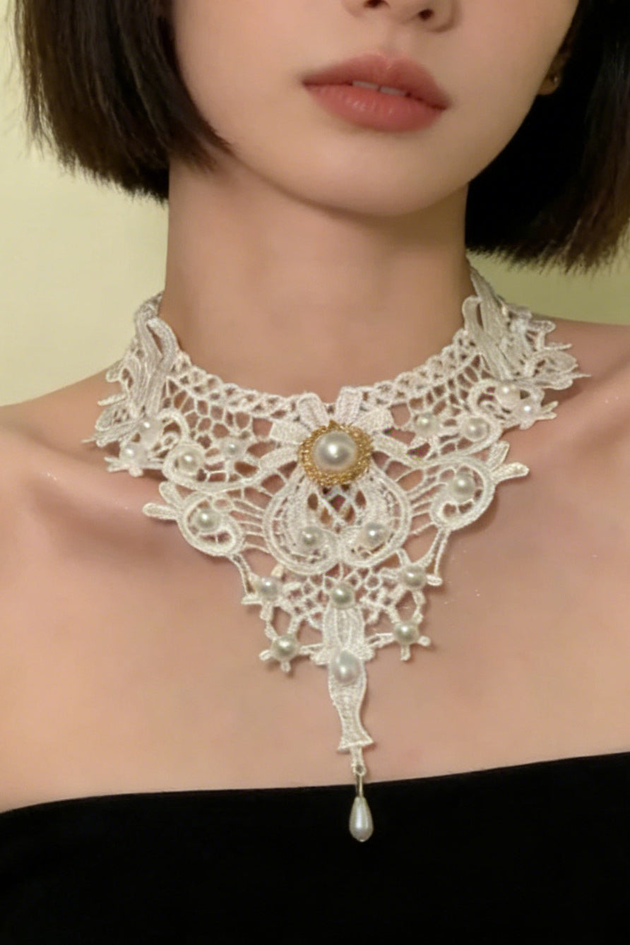 Chic Oversized Lace Pendant Necklace
