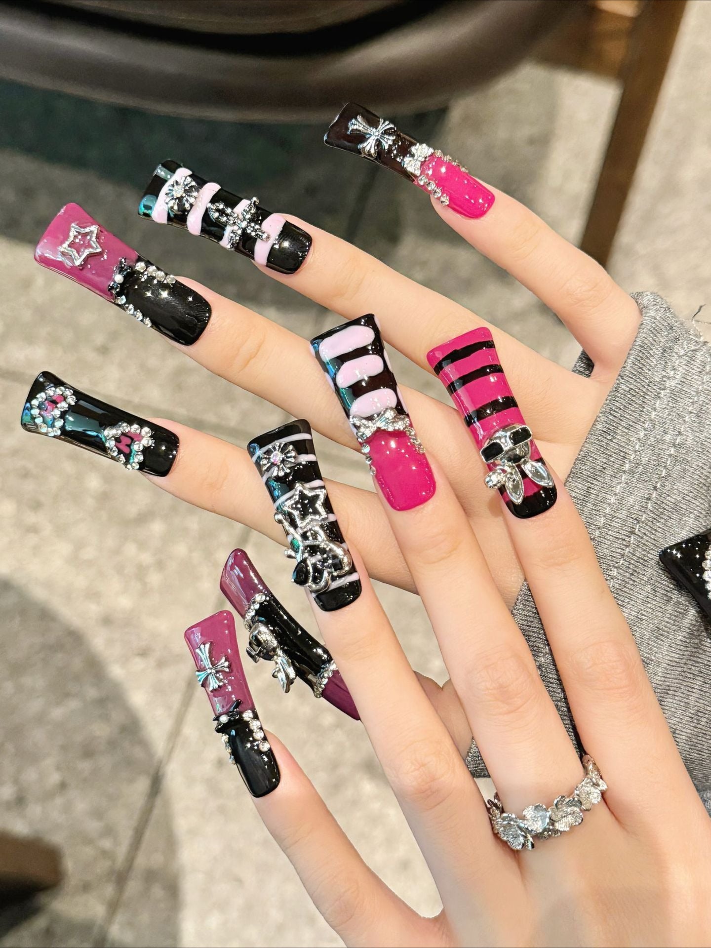 Punk Style Long Duck Mouth Press On Nails
