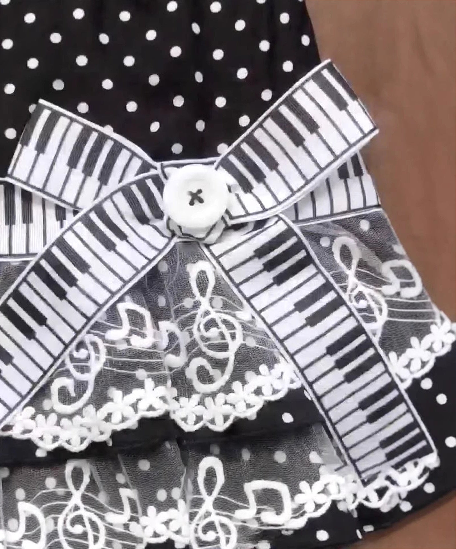 Polka Dot Note Lace Skirt Secondary image