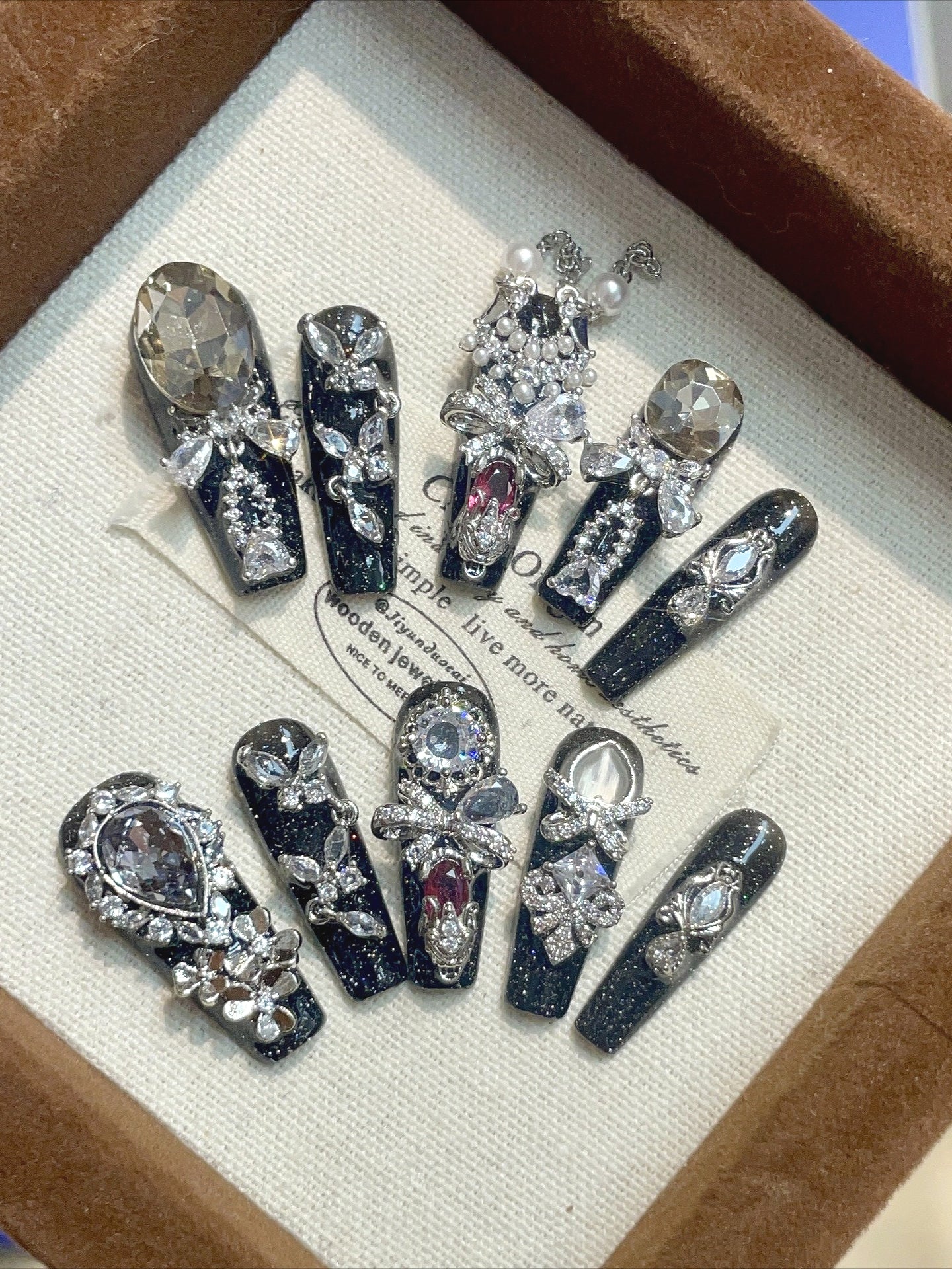 Sweet Cool Metal Butterfly Chain Press On Nails Secondary image
