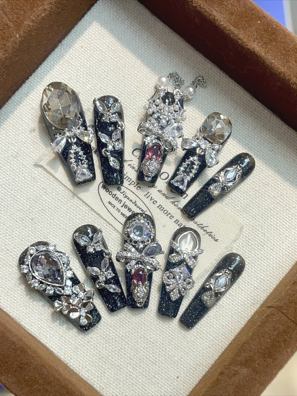 Sweet Cool Metal Butterfly Chain Press On Nails