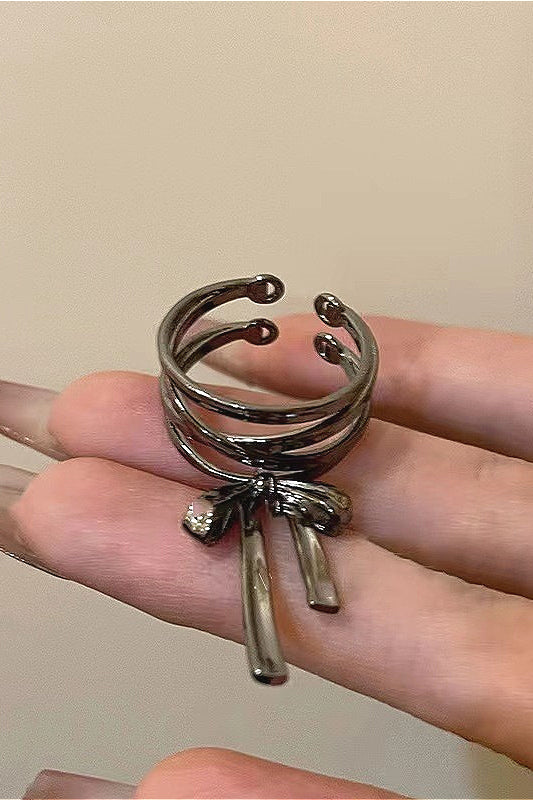 Niche Retro Court Stack Ring Secondary image