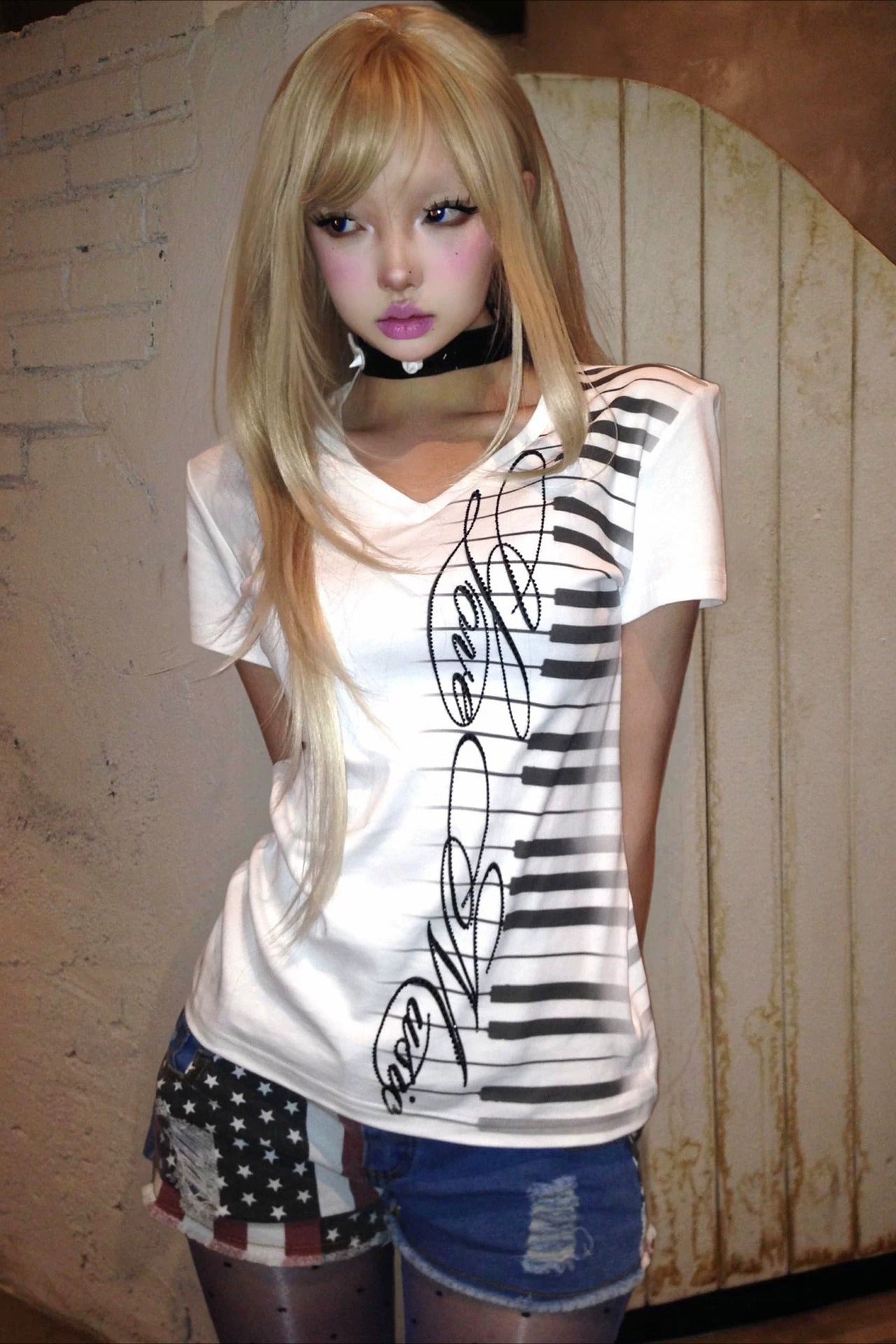 Keyboard Printed V Neck Shoulder Fit Cropped T-shirt Main image
