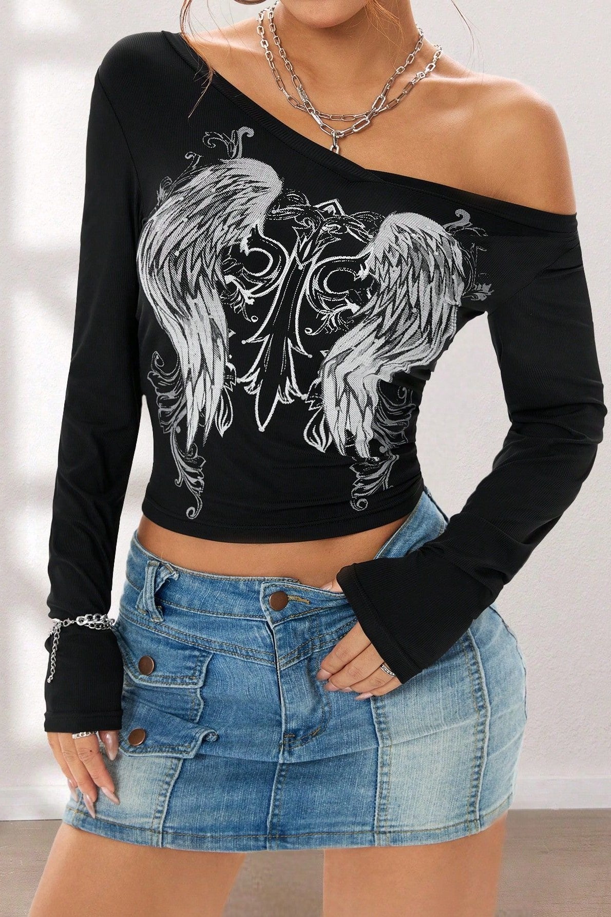 Y2K Gothic Wing V-Neck Long Sleeve T-Shirt Secondary image