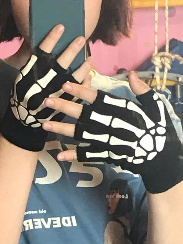 Winter Warm Black Skull Fingerless Gloves Secondary image