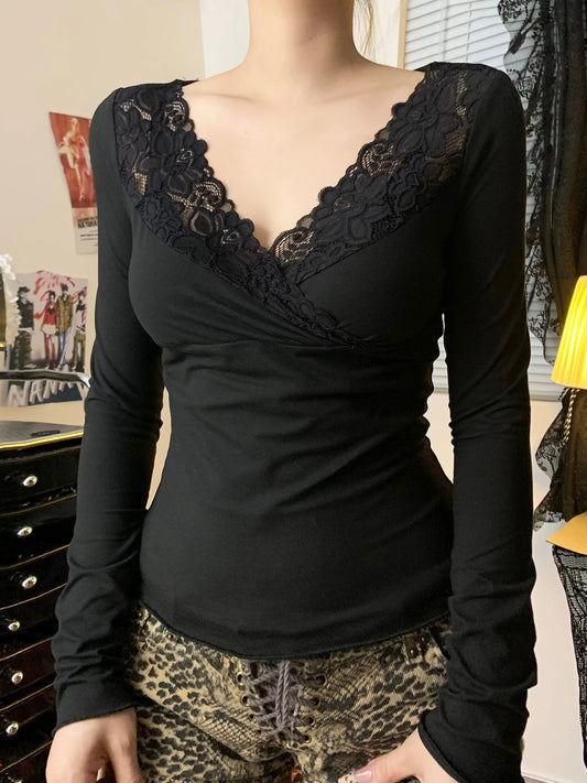 Grunge Lace V-neck Knit Top