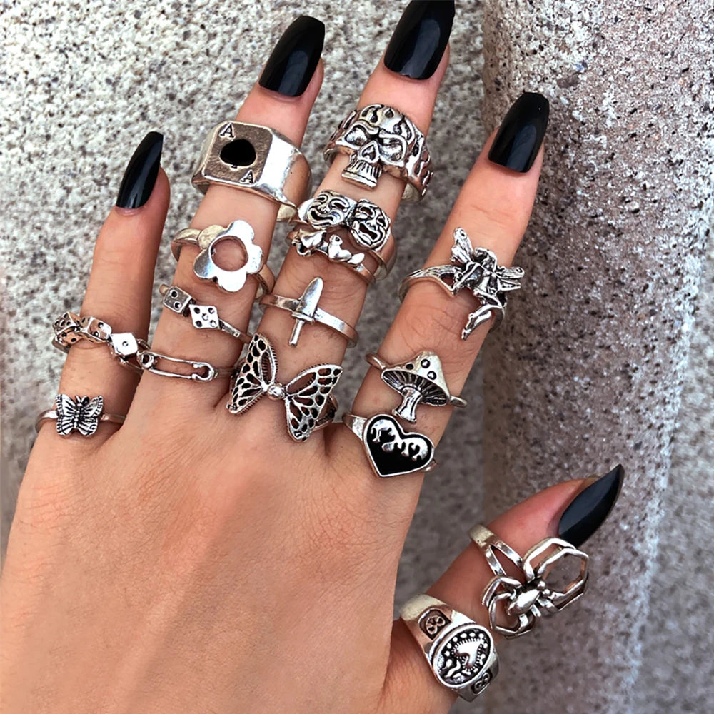 Punk Vintage Gothic Poker Ring Main image