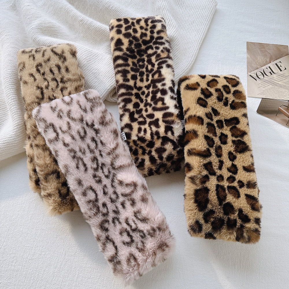 Leopard Print Faux Fur Alt-Culture Warm Scarf Secondary image