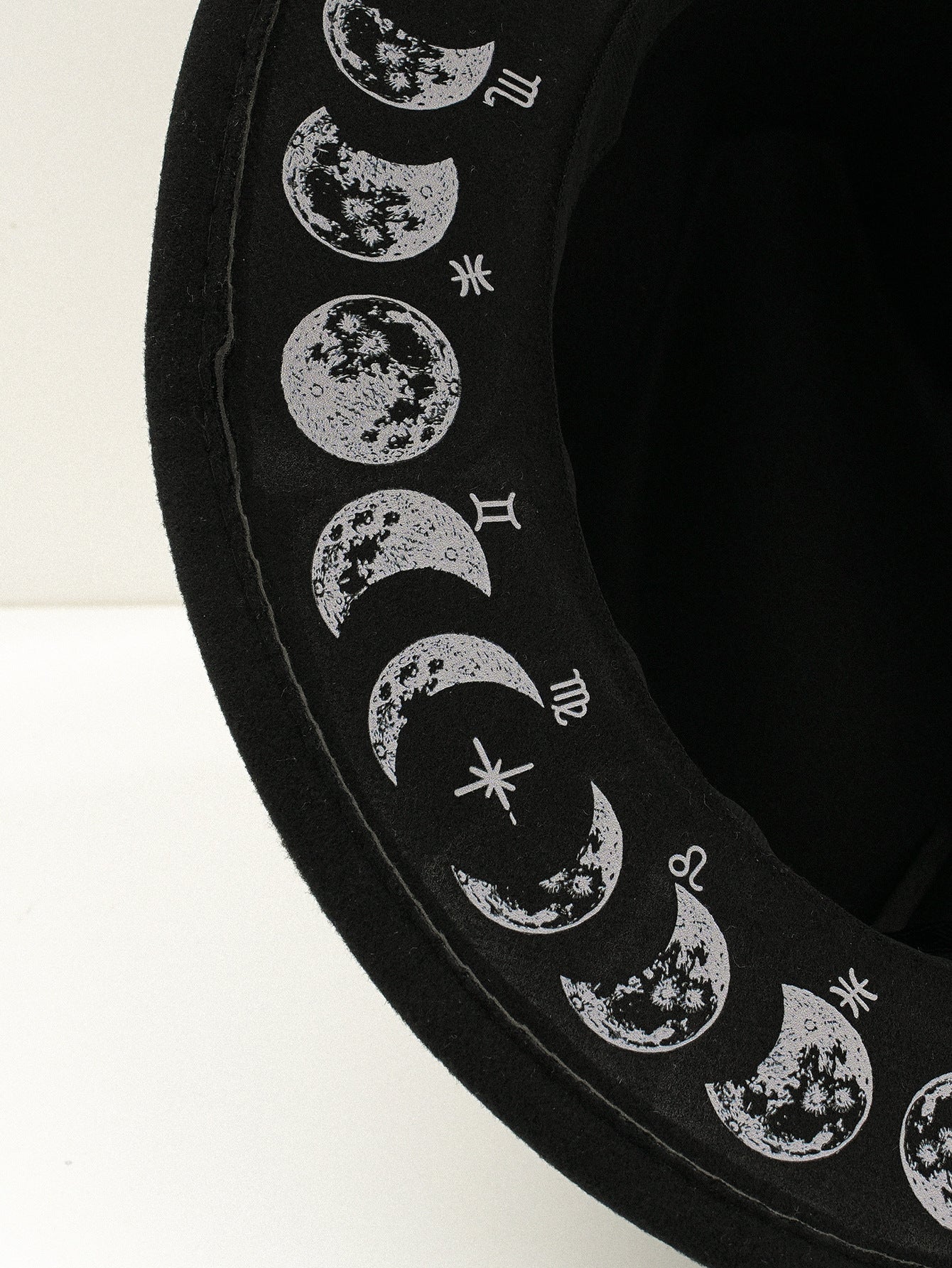 Gothic Hand-painted Moon Decorated Hat Secondary image