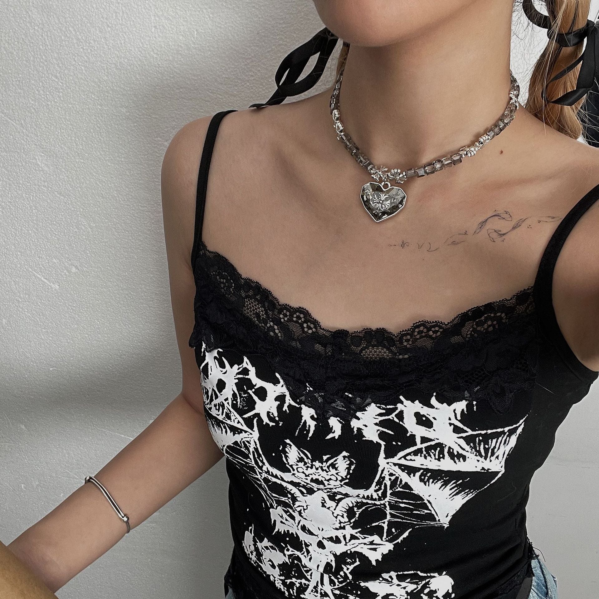 Sweet Cool Crystal Heart Beaded Necklace Secondary image