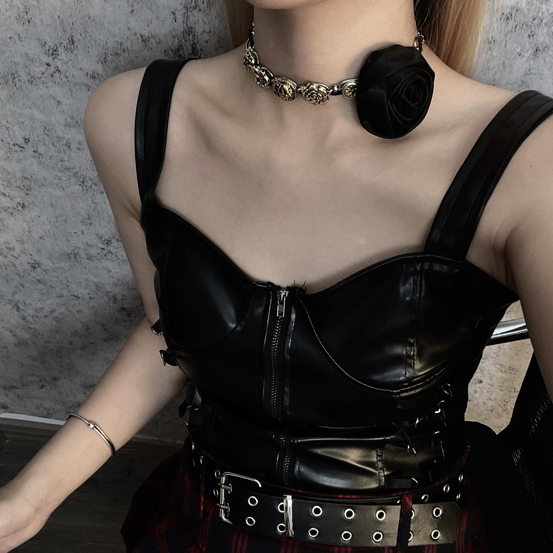 Exaggerated Floral Pearl Luxury Choker Necklace Halloween Main image