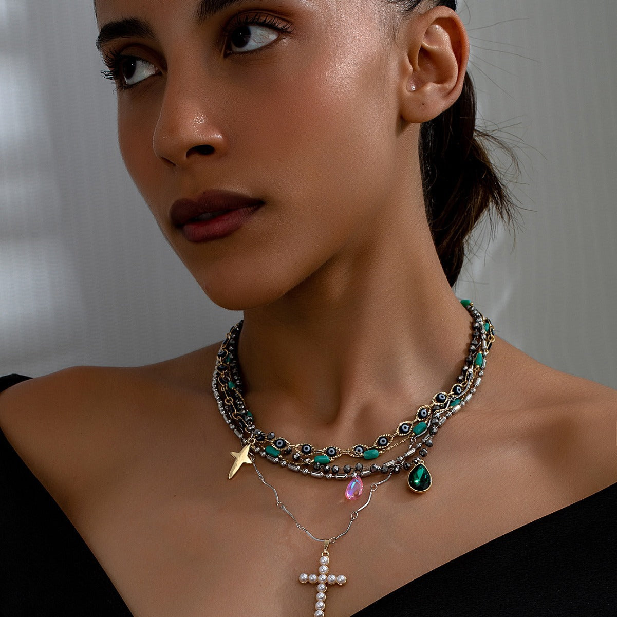Heavy Layered Cross Imitation Pearl Elegant Necklace Secondary image