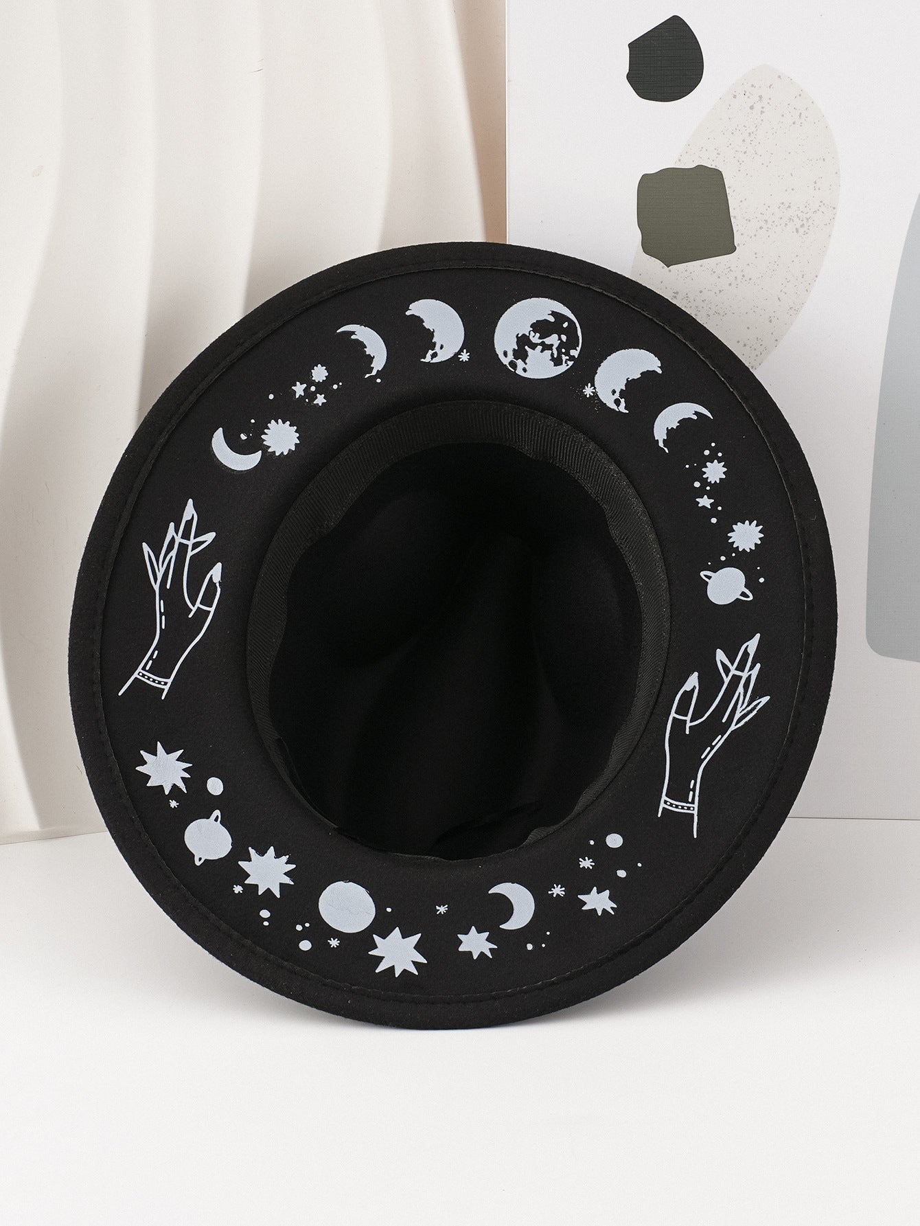 Gothic Hand-painted Moon Wool Felt Hat Secondary image