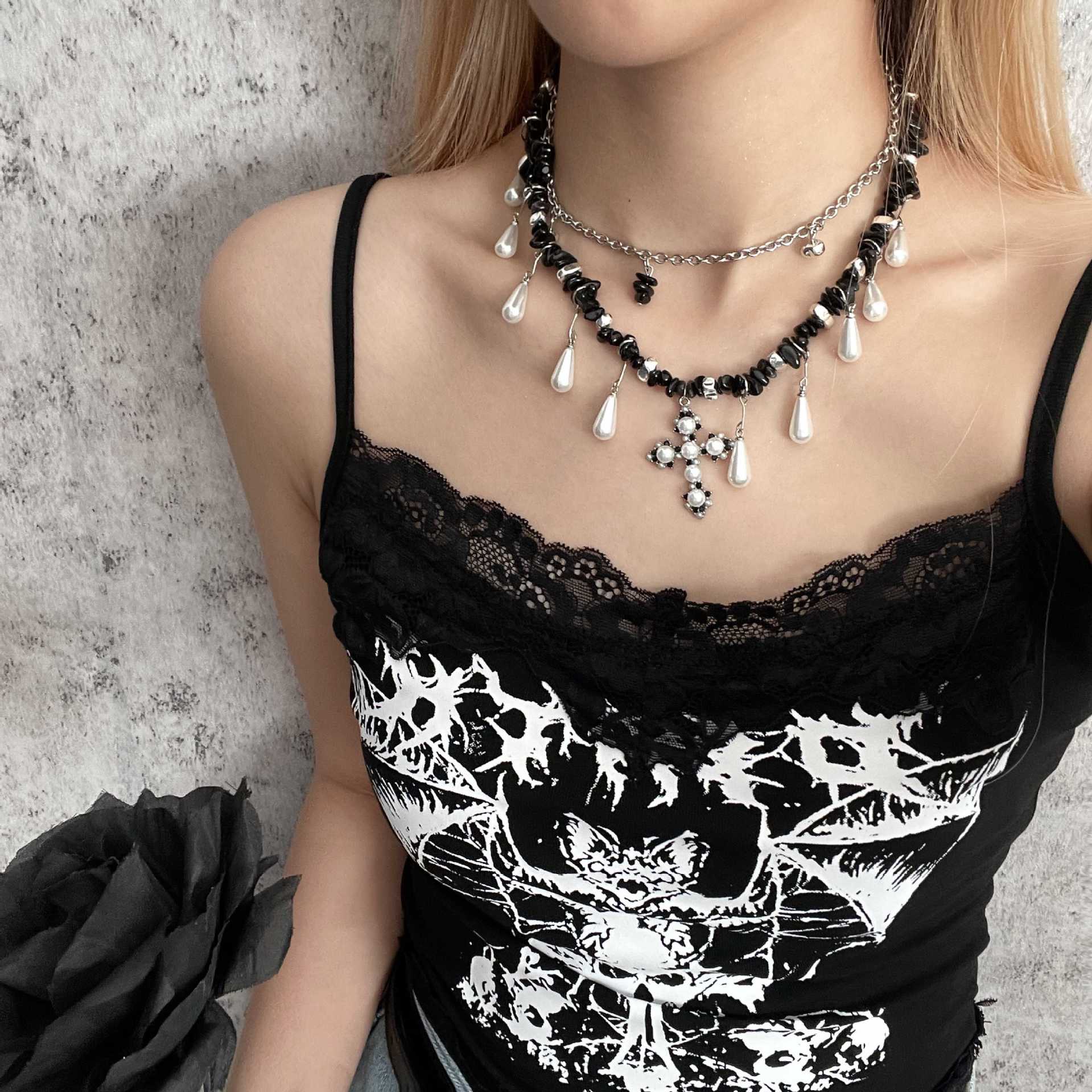 Water Drop Pearl Irregular Beaded Cross Necklace Secondary image