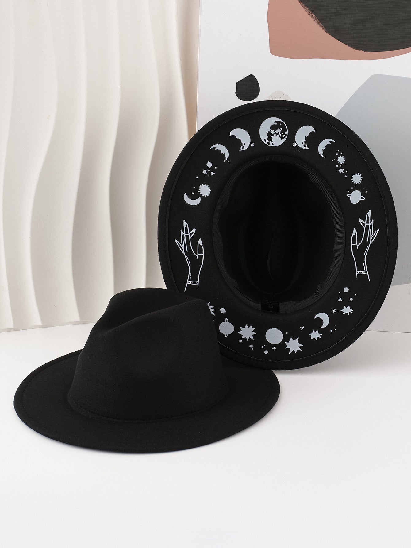 Gothic Hand-painted Moon Wool Felt Hat Main image