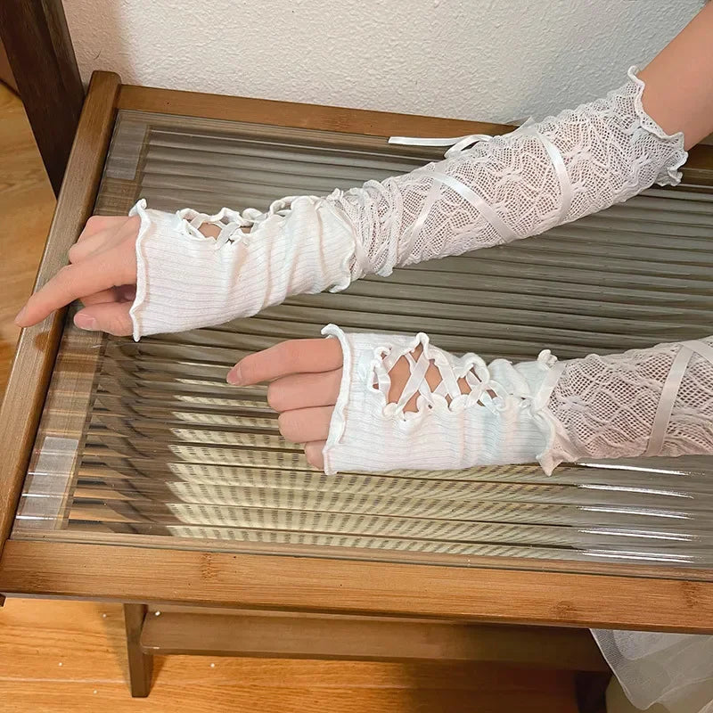 Gothic Lace Strapping Glove