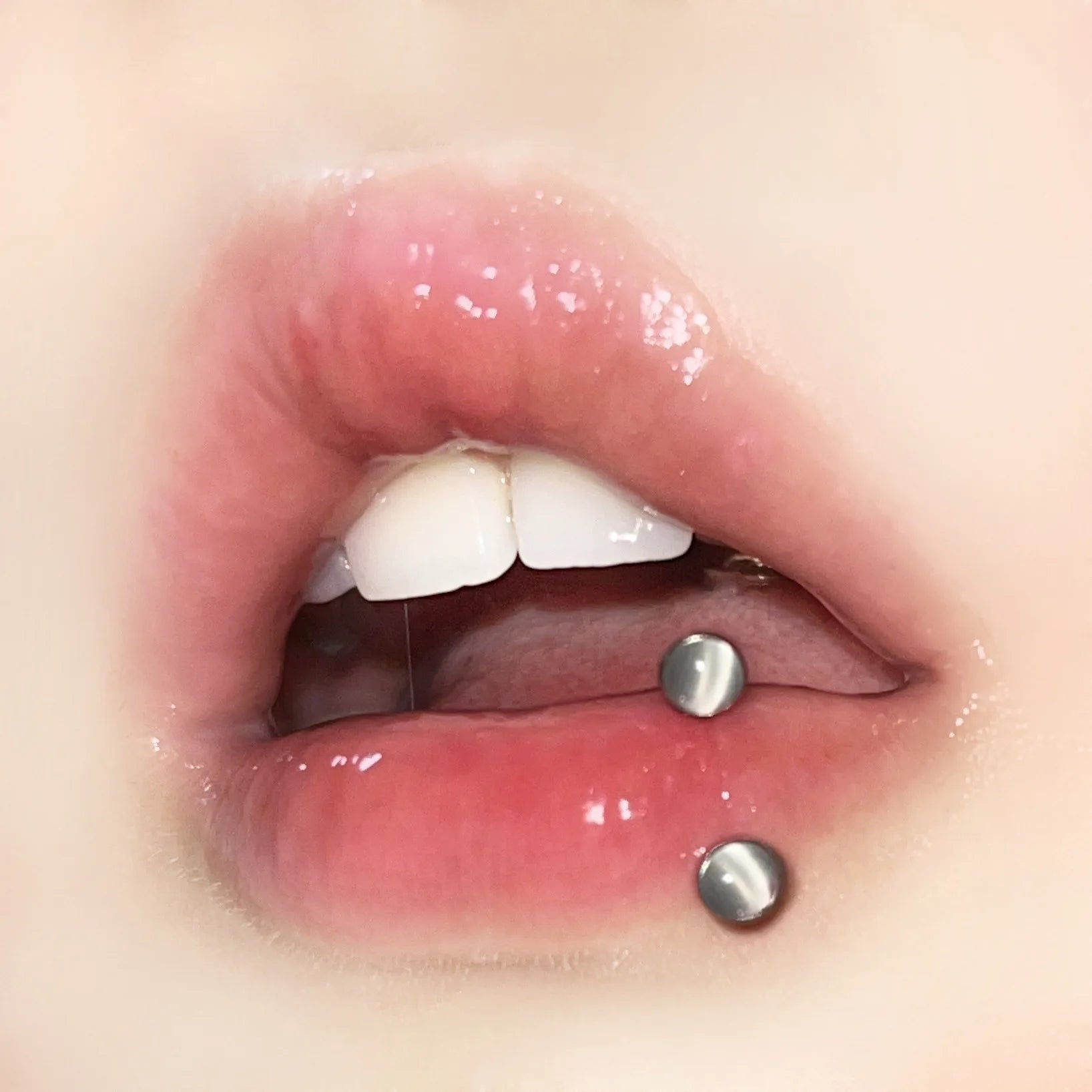 Colorful Acrylic Horseshoe Cartilage Lip Stud Main image