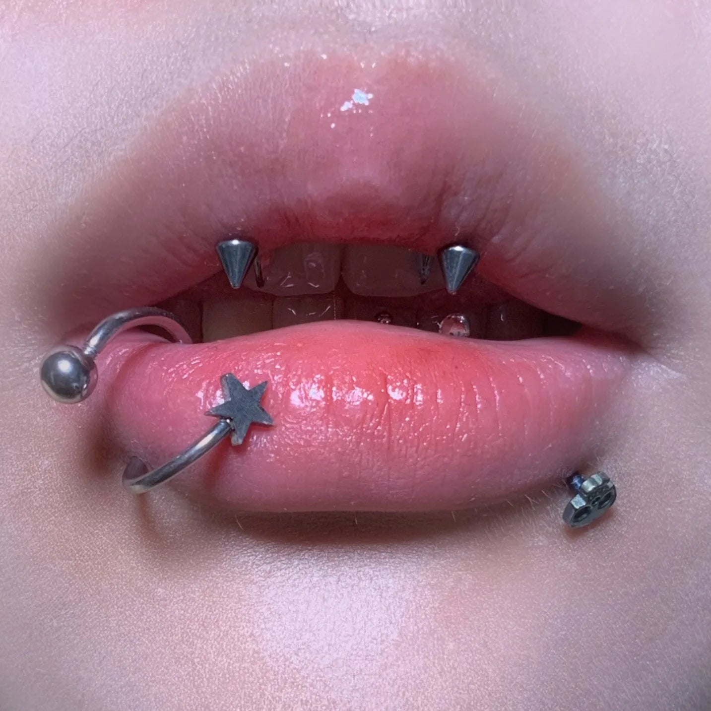 Pentagram Peach Heart Lip Stud Main image
