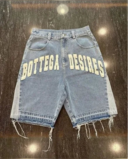 Wing Pattern Loose Short