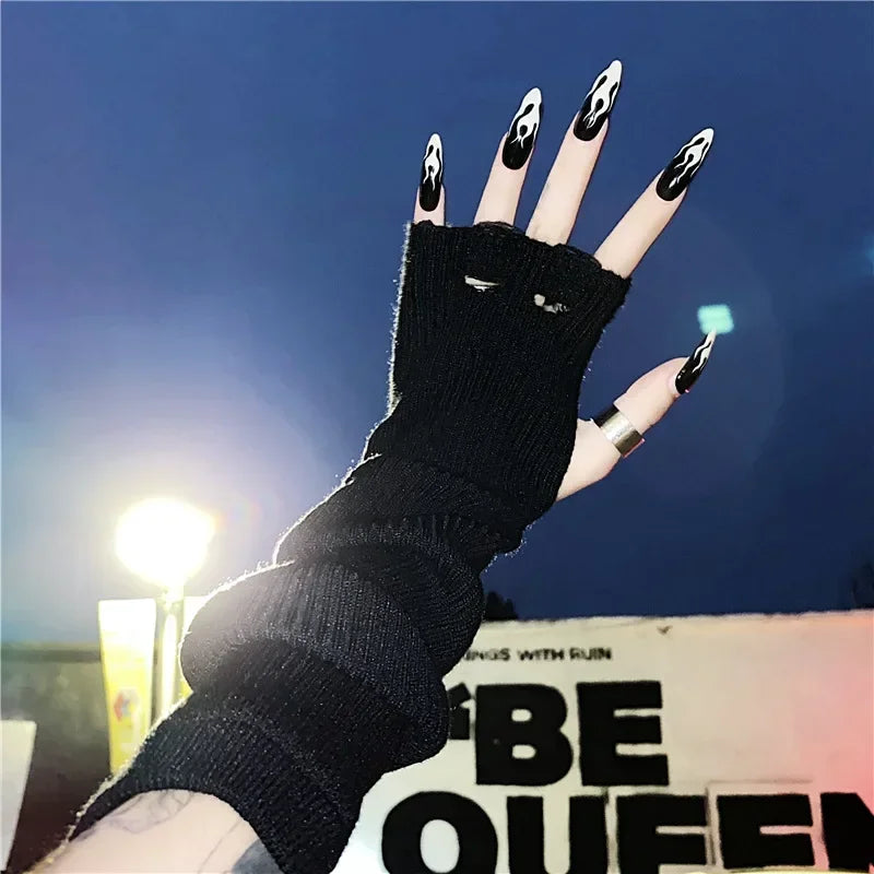 Gothic Knit Glove