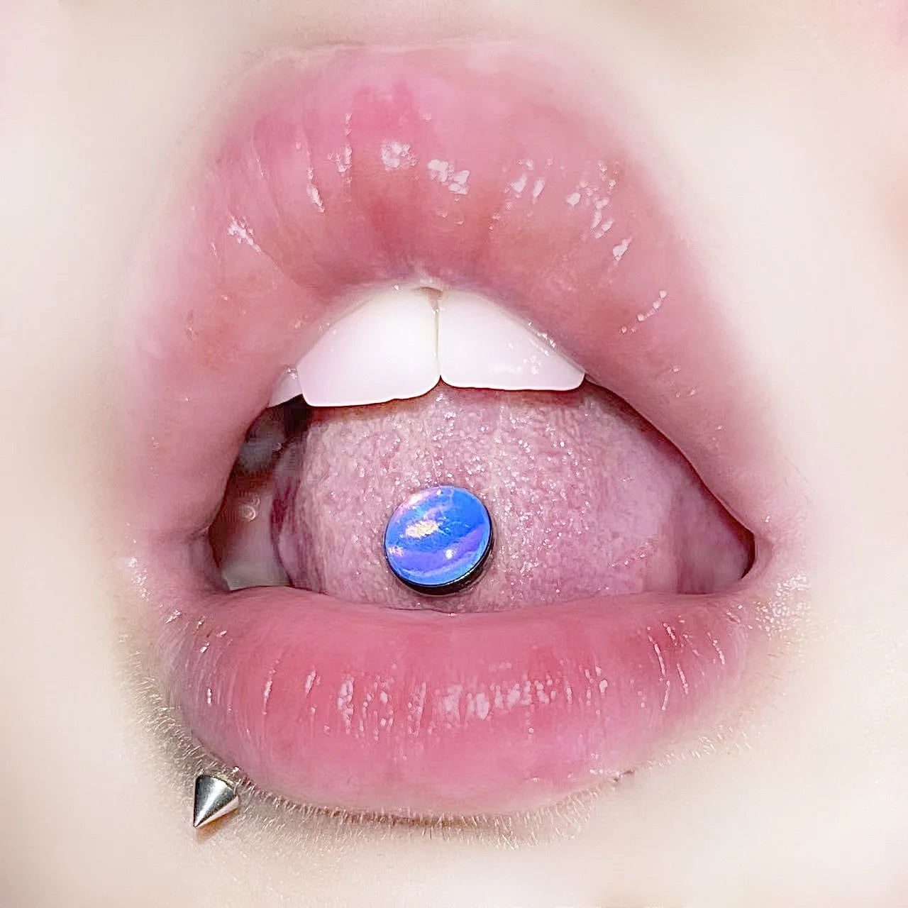 Multi-Color Glitter Bright Film Tongue Ring Main image