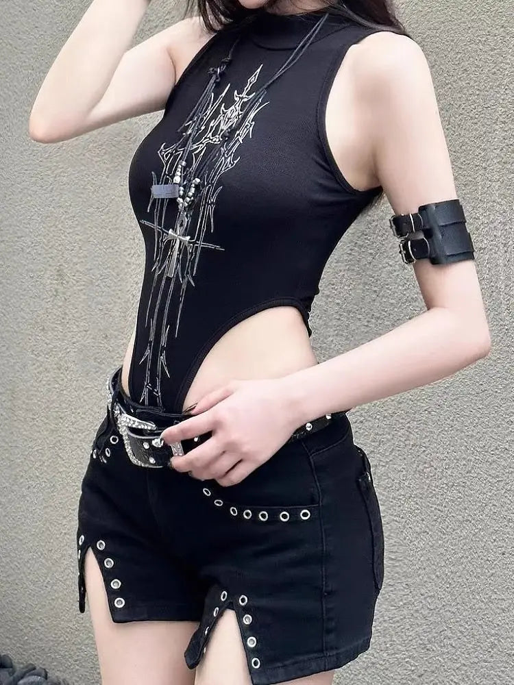 Low-Rise Rivet Denim Shorts Secondary image