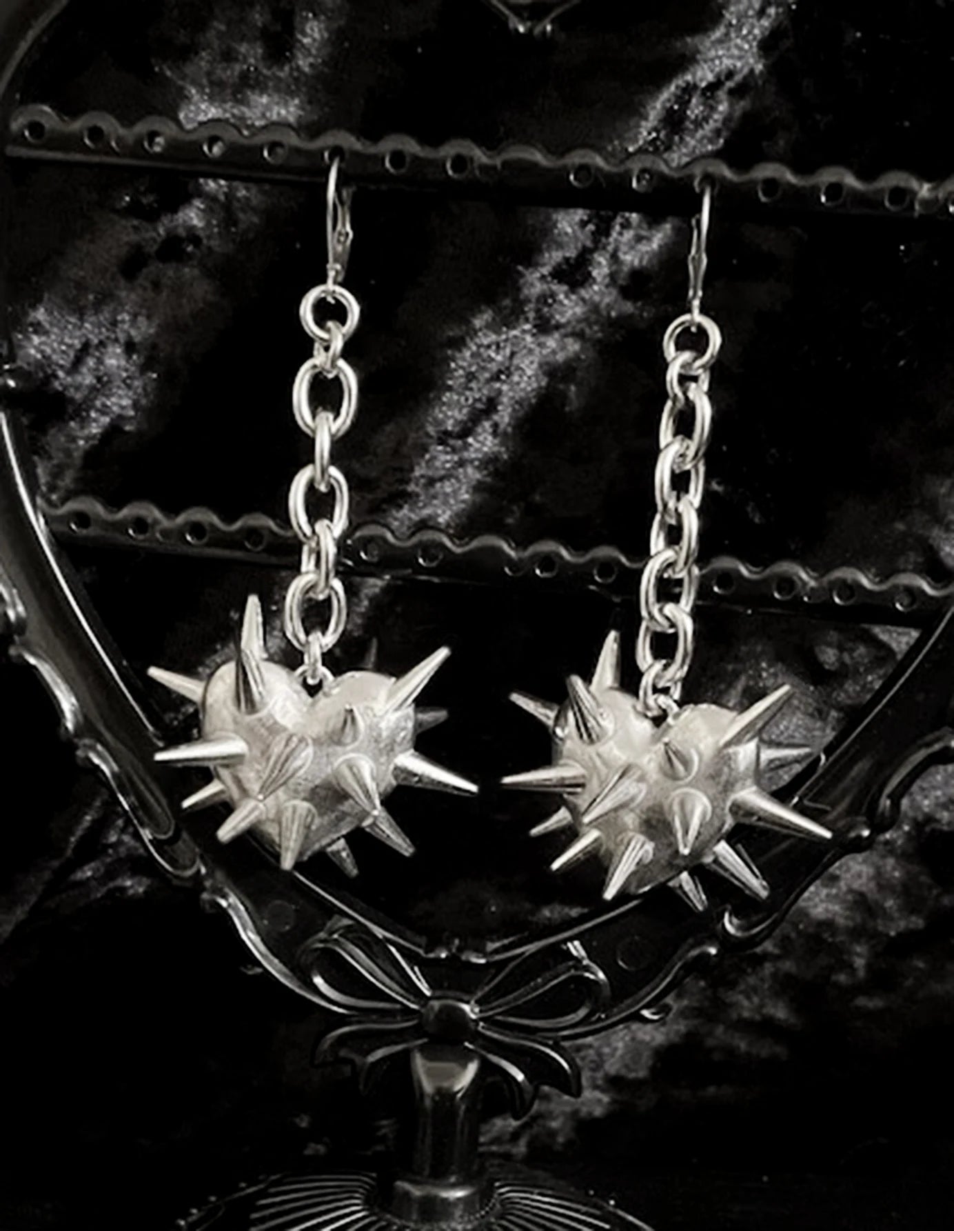 Vintage Heart Thorns Spike Chain Drop Earring