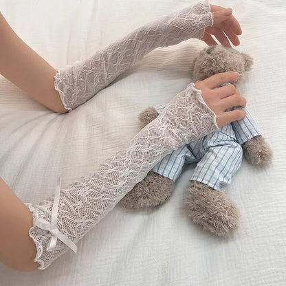 Gothic Strapping Lace Glove