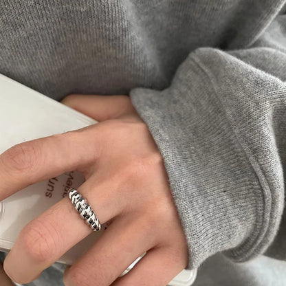Thorns Love Heart Gothic Ring