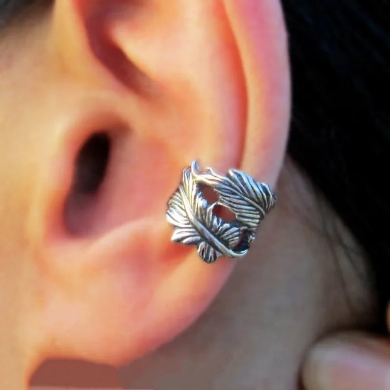 Vintage Black Dragon Claw Zinc Alloy Earring